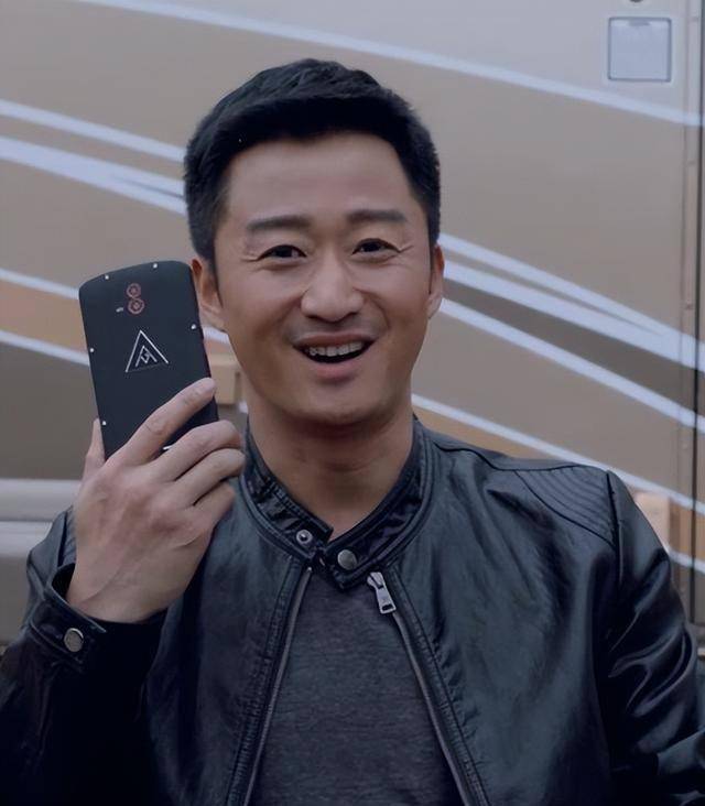 3年51岁吴京人财两空而他受邀观礼阅兵pg电子模拟器试玩破防了！假爱国风波(图8)